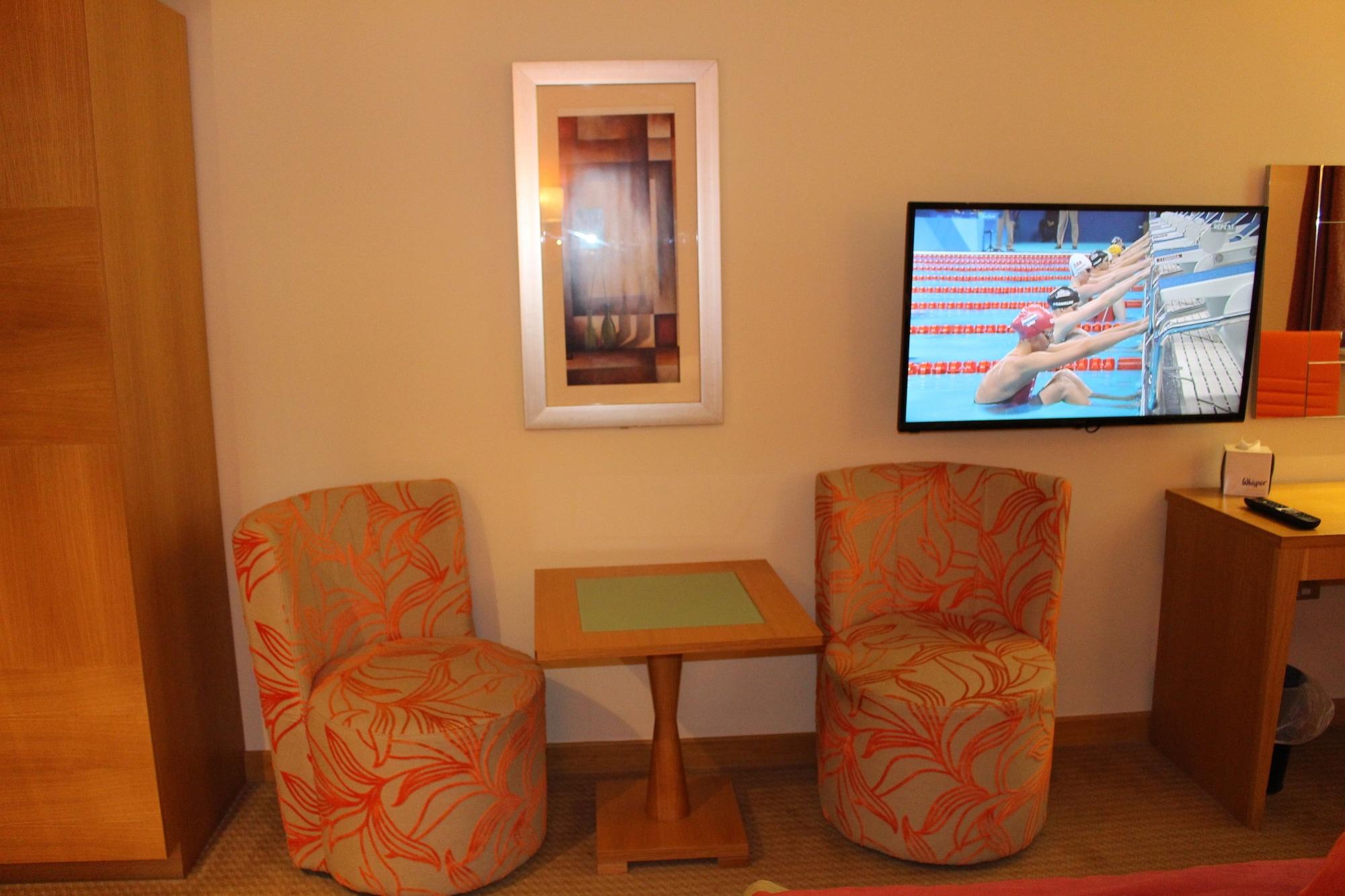 เดอะไพน์วู๊ดโฮเต็ล Hotel สลาว ภายนอก รูปภาพ