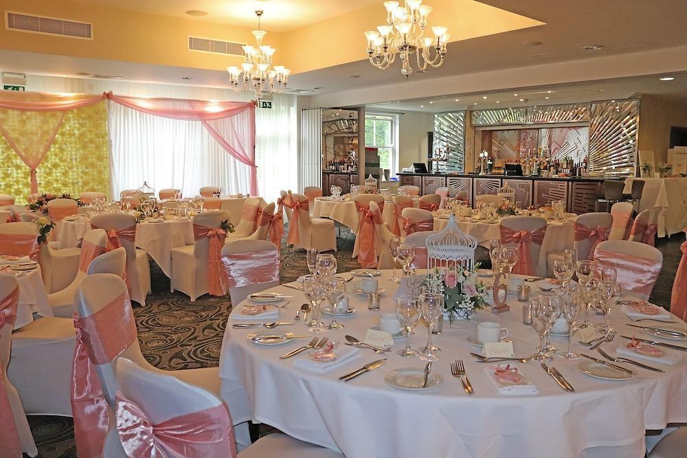 เดอะไพน์วู๊ดโฮเต็ล Hotel สลาว ภายนอก รูปภาพ